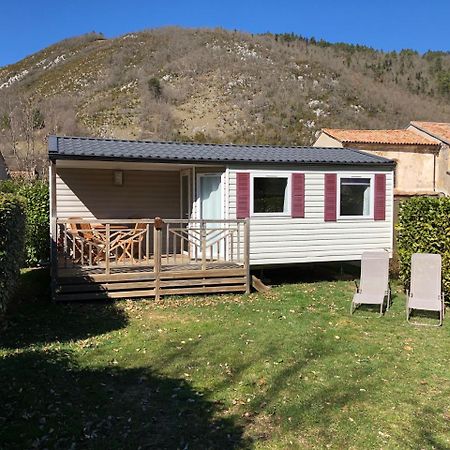Camping La Mare Aux Fees Hotel Roquefeuil Eksteriør billede