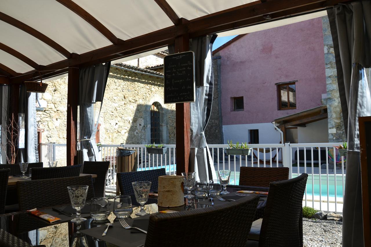 Camping La Mare Aux Fees Hotel Roquefeuil Eksteriør billede