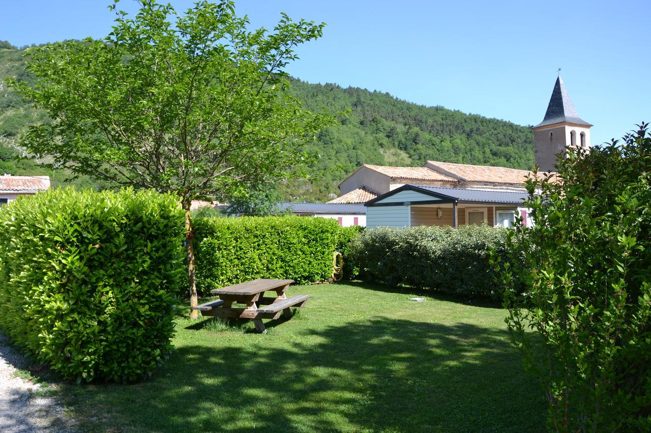 Camping La Mare Aux Fees Hotel Roquefeuil Eksteriør billede
