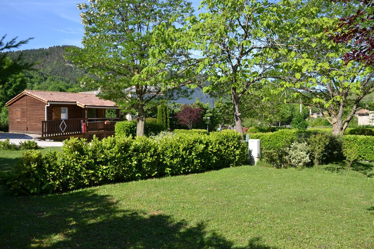 Camping La Mare Aux Fees Hotel Roquefeuil Eksteriør billede