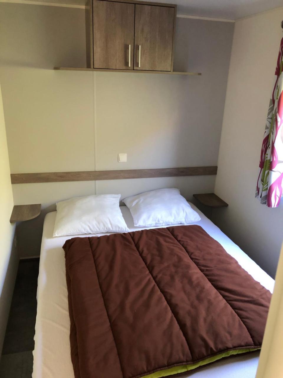 Camping La Mare Aux Fees Hotel Roquefeuil Eksteriør billede