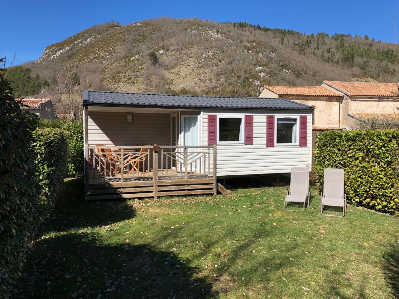 Camping La Mare Aux Fees Hotel Roquefeuil Eksteriør billede